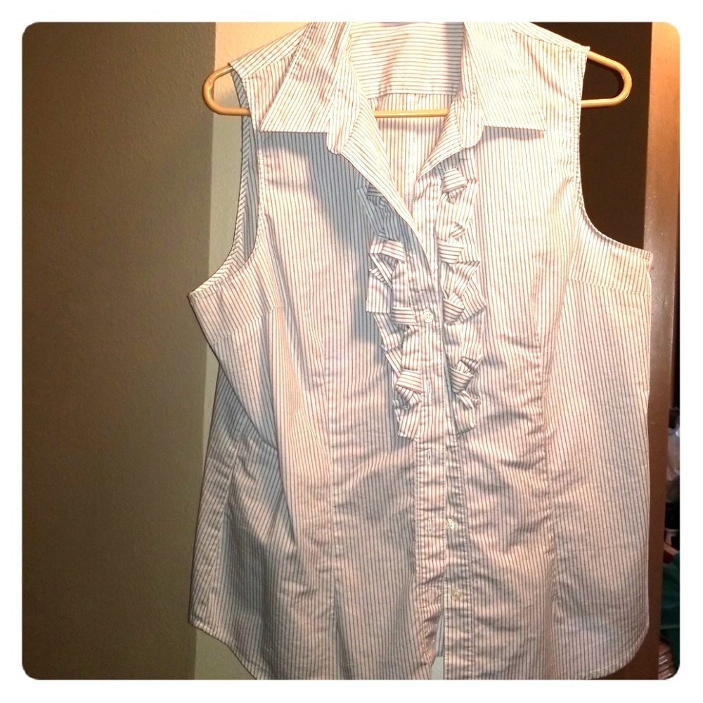 New York & Co Sleeveless Blouse